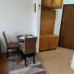 شقة Velimir Stari Aerodrom